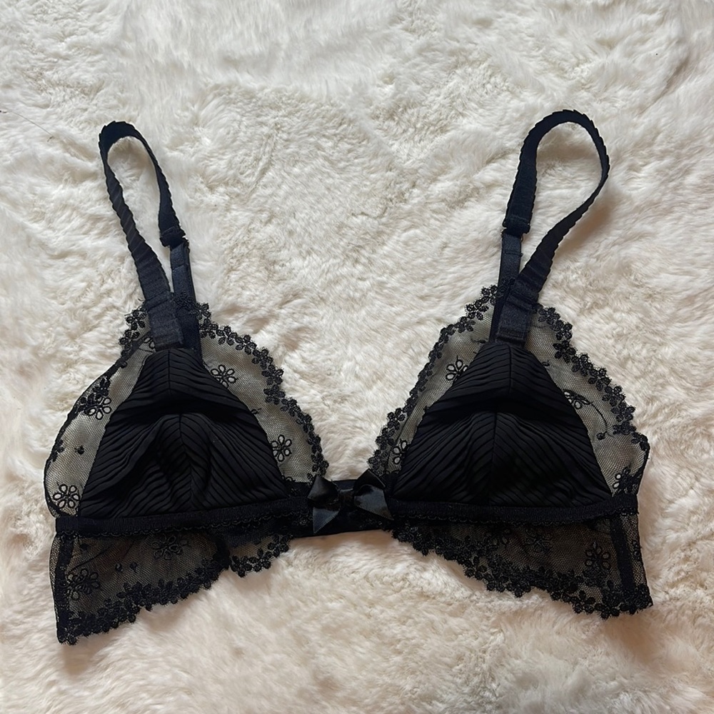 for love & lemons flower bra - SIZE: XXS